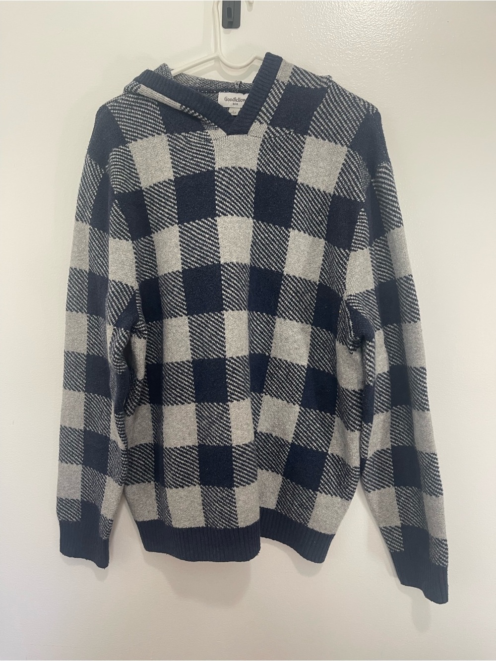 Goodfellow & Co Men's Navy and Gray Buffalo Check Crewneck Sweater